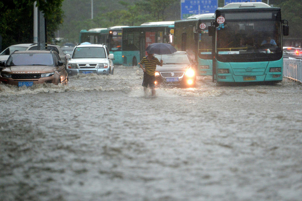 食品傳送帶廠家：廣東強(qiáng)降雨，你的快遞還好嗎